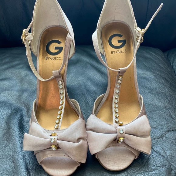 Guess elegant high heels - Picture 2 of 6